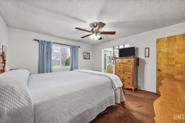 7809 Carol Sue Court, Bakersfield, CA 93308