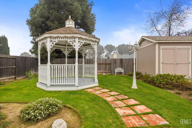 7809 Carol Sue Court, Bakersfield, CA 93308