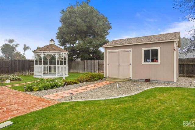 7809 Carol Sue Court, Bakersfield, CA 93308
