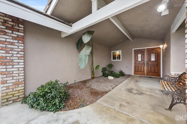 7809 Carol Sue Court, Bakersfield, CA 93308