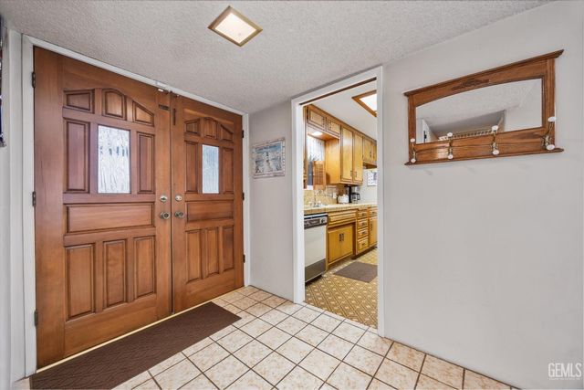 7809 Carol Sue Court, Bakersfield, CA 93308