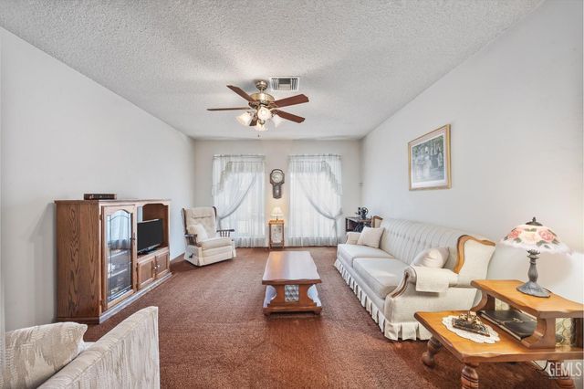 7809 Carol Sue Court, Bakersfield, CA 93308