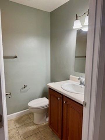 230 Shenango Fairway Dr, Shenango Twp, PA 16101