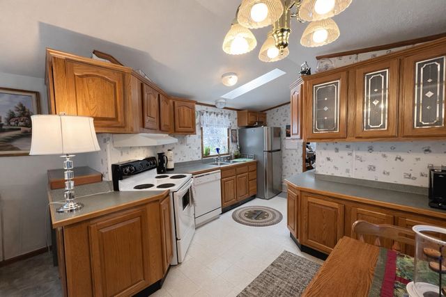 70 Bluebird Lane, Lyndon, VT 05851