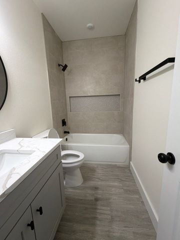 5707 Barkridge Drive, Granbury, TX 76048