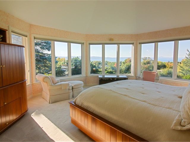 165 Crescent Road, Burlington, VT 05401