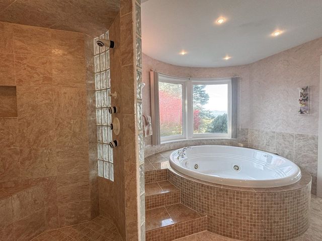 165 Crescent Road, Burlington, VT 05401