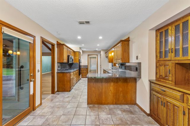 802 Rock Canyon Drive, Duncanville, TX 75137
