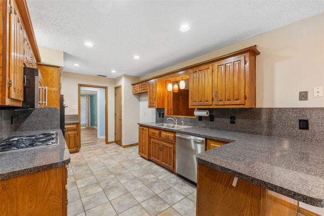 802 Rock Canyon Drive, Duncanville, TX 75137