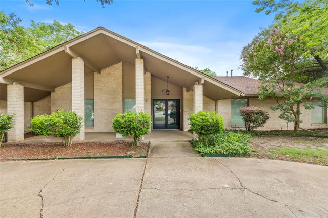 802 Rock Canyon Drive, Duncanville, TX 75137
