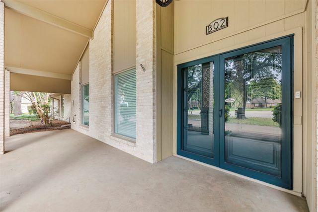 802 Rock Canyon Drive, Duncanville, TX 75137