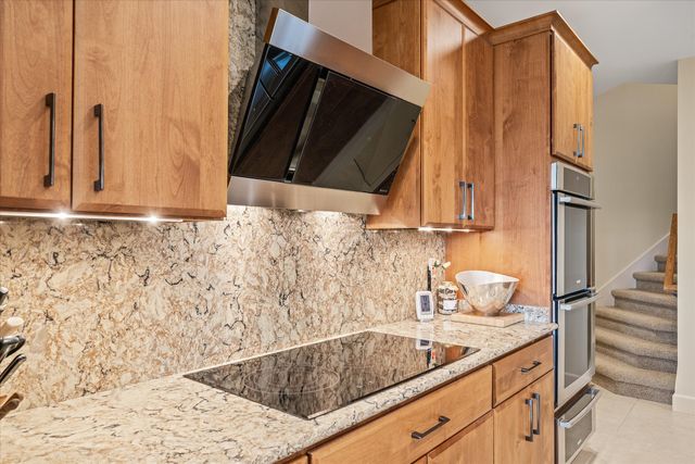 61 Bluff View Ct, Crossville, TN 38558