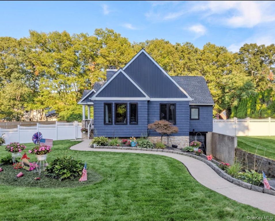 39 Sharon Drive, Coram, NY 11727 — exterior