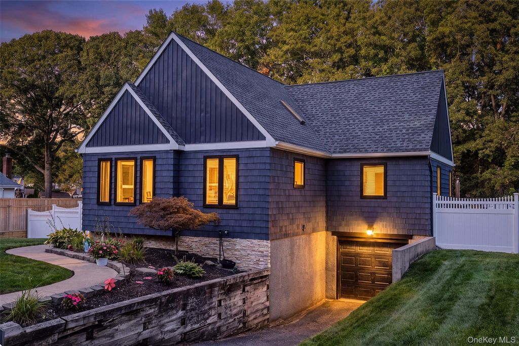 39 Sharon Drive, Coram, NY 11727 — photo 2