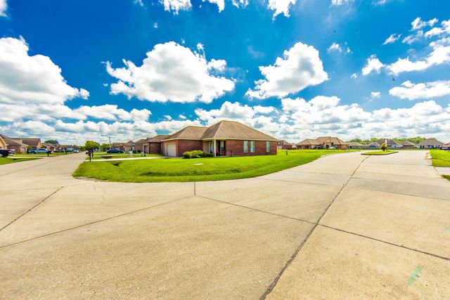 102 Petal Avenue, Thibodaux, LA 70301