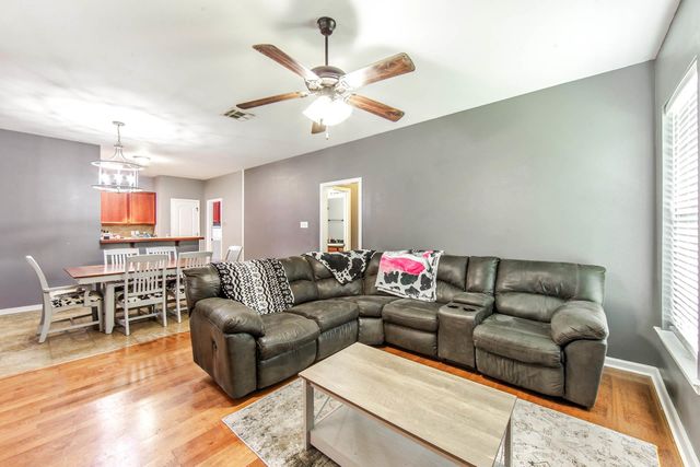 102 Petal Avenue, Thibodaux, LA 70301