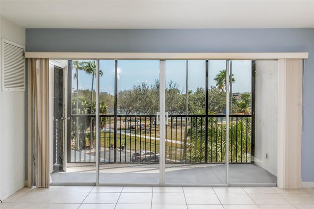 10355 PARADISE BOULEVARD 204, Treasure Island, FL 33706