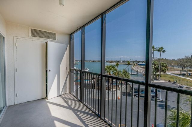 10355 PARADISE BOULEVARD 204, Treasure Island, FL 33706