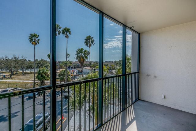 10355 PARADISE BOULEVARD 204, Treasure Island, FL 33706