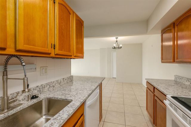 10355 PARADISE BOULEVARD 204, Treasure Island, FL 33706