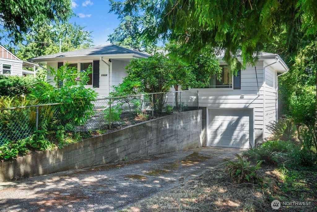 1528 NE 166th Street, Shoreline, WA 98155