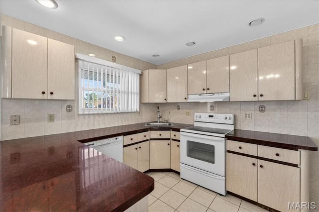 10391 Forest Brook Lane C, St Louis, MO 63146