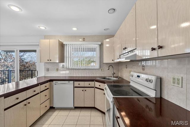 10391 Forest Brook Lane C, St Louis, MO 63146