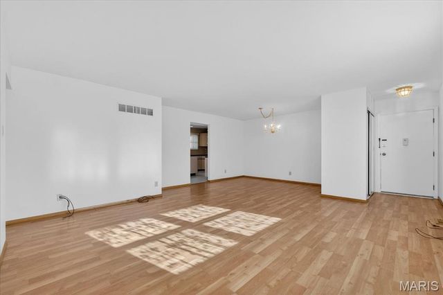 10391 Forest Brook Lane C, St Louis, MO 63146