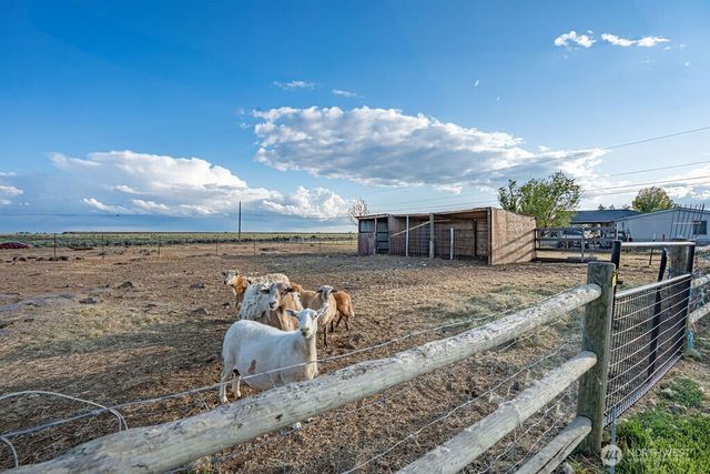 13576 NE Road 10, Moses Lake, WA 98837