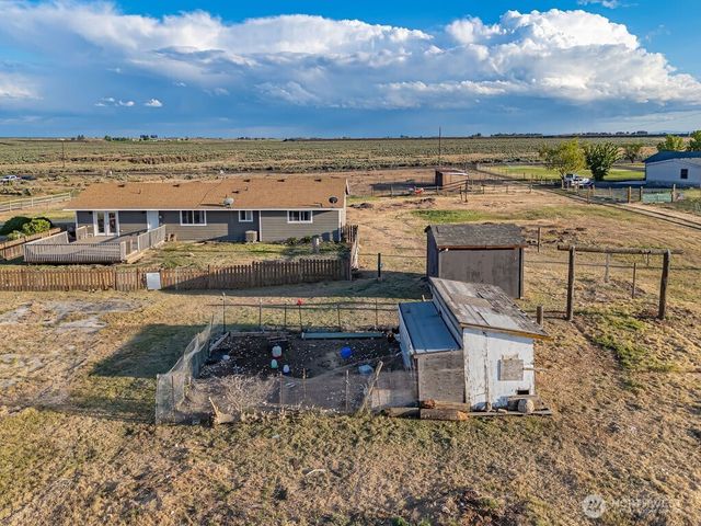 13576 NE Road 10, Moses Lake, WA 98837