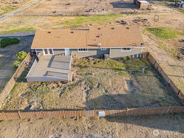 13576 NE Road 10, Moses Lake, WA 98837