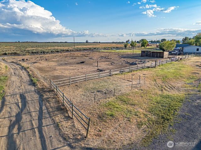 13576 NE Road 10, Moses Lake, WA 98837