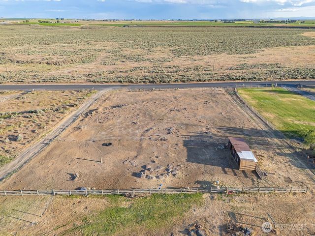 13576 NE Road 10, Moses Lake, WA 98837