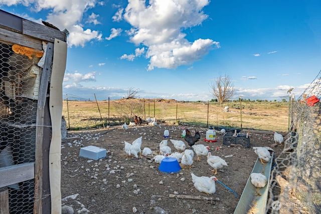 13576 NE Road 10, Moses Lake, WA 98837