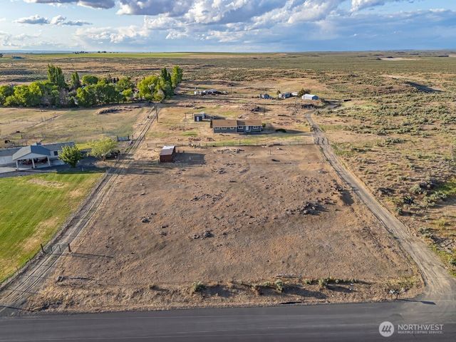13576 NE Road 10, Moses Lake, WA 98837
