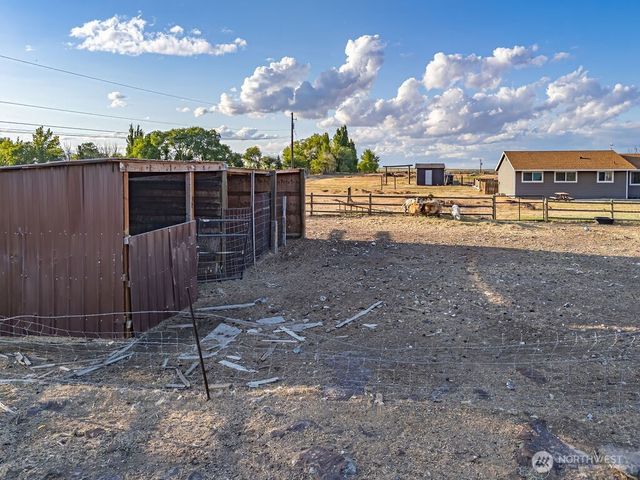 13576 NE Road 10, Moses Lake, WA 98837