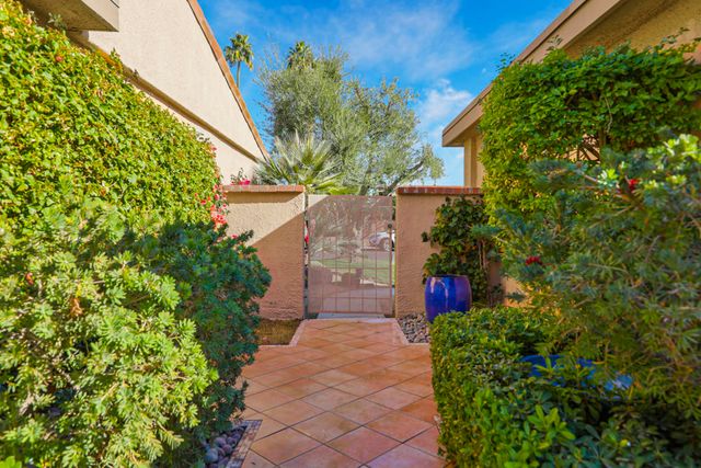 35 La Ronda Drive, Rancho Mirage, CA 92270