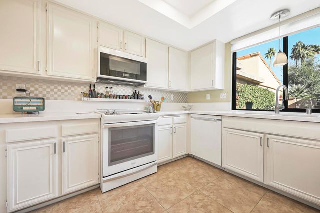 35 La Ronda Drive, Rancho Mirage, CA 92270