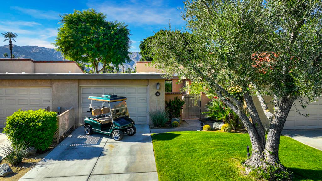 35 La Ronda Drive, Rancho Mirage, CA 92270