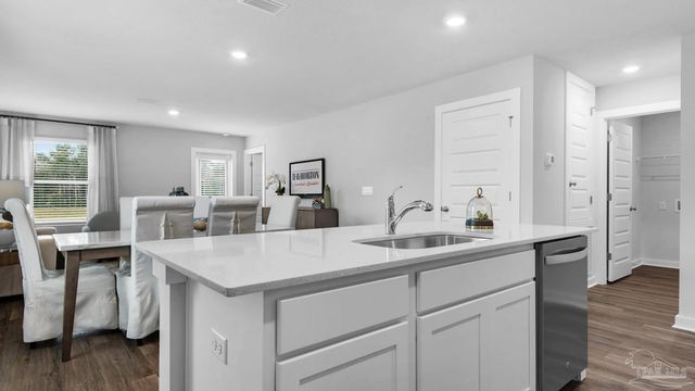 9908 Starling Dr, Pensacola, FL 32506