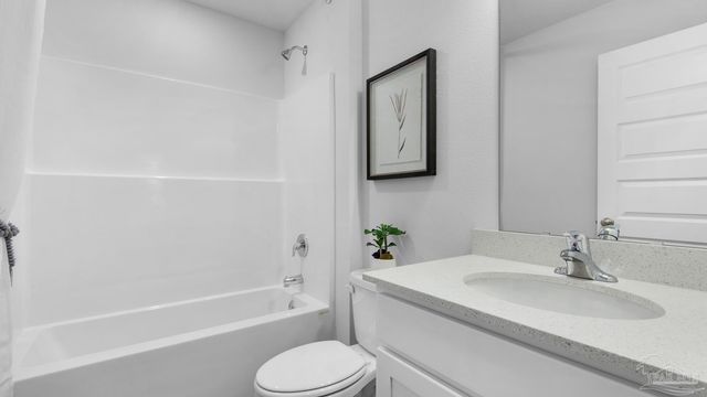 9908 Starling Dr, Pensacola, FL 32506