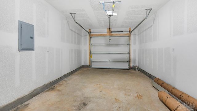 9908 Starling Dr, Pensacola, FL 32506