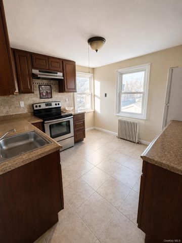 222 S. Dunton Avenue, East Patchogue, NY 11772