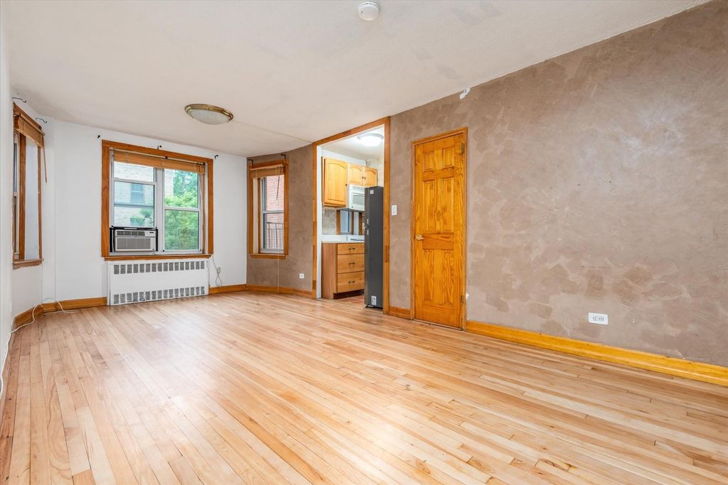 33-35 81st Street 4A, Jackson Heights, NY 11372