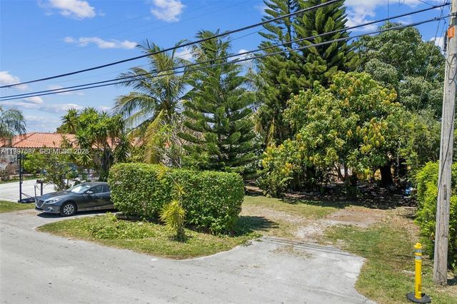 2953 SW 17 St, Miami, FL 33145