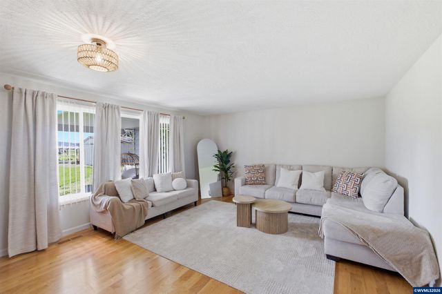 5750 Macleay Rd SE, Salem, OR 97317