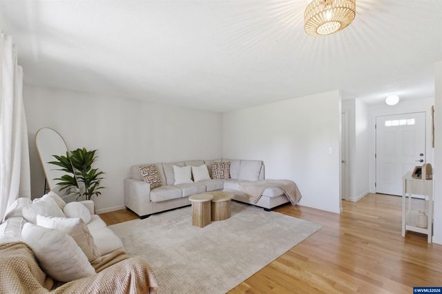 5750 Macleay Rd SE, Salem, OR 97317