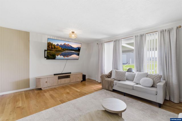 5750 Macleay Rd SE, Salem, OR 97317