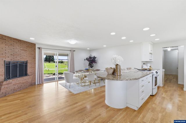 5750 Macleay Rd SE, Salem, OR 97317