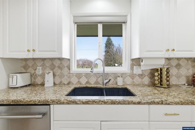 5750 Macleay Rd SE, Salem, OR 97317